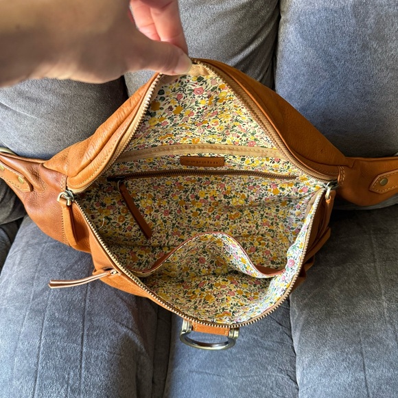 EUC Sapahn Dominique Sling Bag in Whiskey Raw Leather 🥃🤎 - Picture 5 of 15